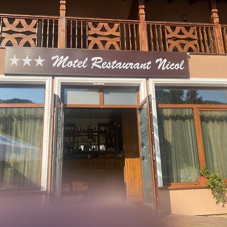 Motel Restaurant Nicol Armenis エクステリア 写真